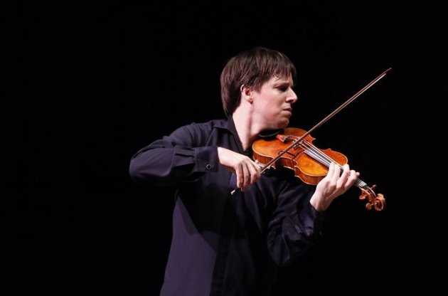 Американский скрипач Джошуа Белл сыграет в Киеве не в вестибюле метро, а в зале филармонии