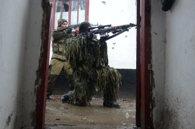 Штаб АТО: боевики обстреляли украинские позиции в Марьинке и Опытном