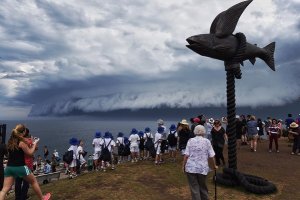 Австралию накрыло гигантское "облачное цунами"