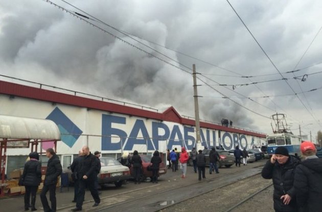 В ТЦ "Барабашово" в Харькове сообщили о локализации пожара