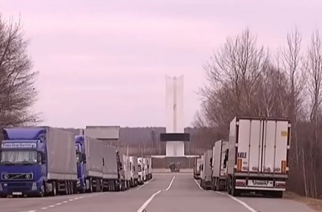 На границе России задержали более 1000 грузовиков с турецкими товарами