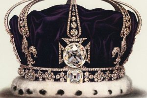 В Пакистане готовят судебный иск к Елизавете II из-за бриллианта в ее короне