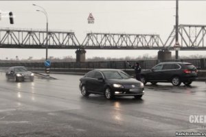 Практика перекрытия улиц в Киеве продолжилась и при Яценюке - "Схемы"