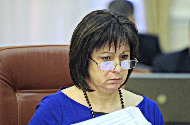 Яресько считает возможным вне суда договориться с РФ о реструктуризации $ 3 млрд долга
