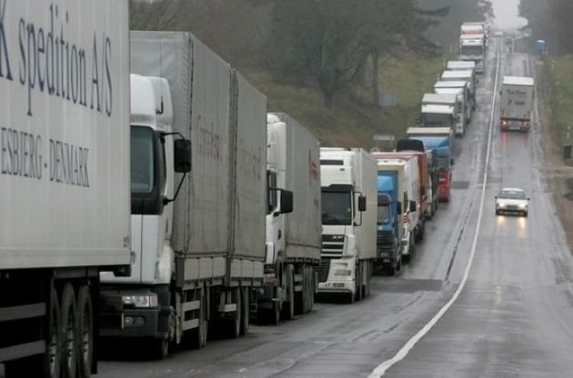 Польща може заборонити російським вантажівкам в'їзд на свою територію