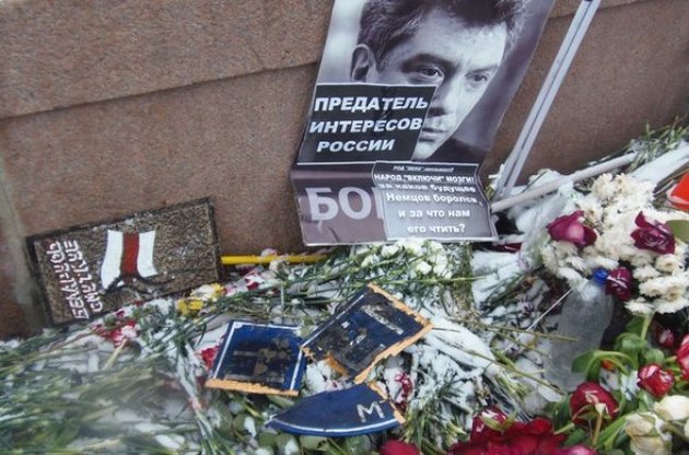 В России собрали 30 тысяч подписей за памятный знак на месте убийства Немцова