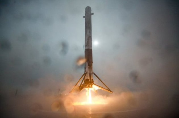 Пуск ракеты Falcon 9 перенесли в четвертый раз из-за ветров