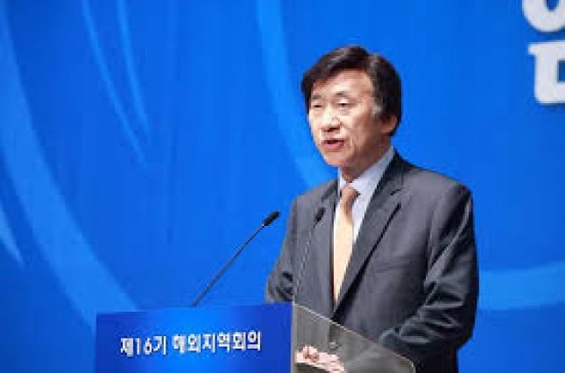 Глава южнокорейского МИД потребовал от ООН ужесточить санкции против Северной Кореи