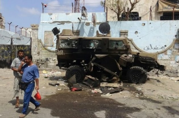 Жертвами серии атак террористов-смертников в Йемене стали почти 30 человек