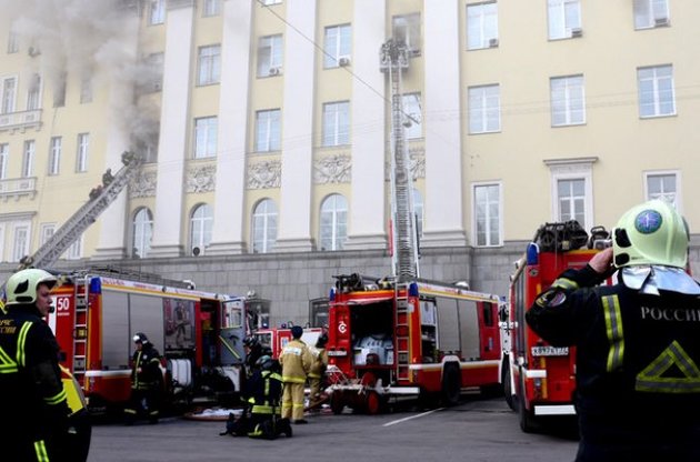 У Москві горить будівля Міноборони РФ, пожежі присвоєна найвища категорія складності – ЗМІ