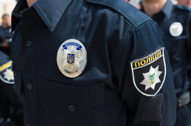 У Києві невідомі штурмували управління поліції