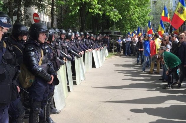 В Кишиневе на демонстрацию снова вышли десятки тысяч людей