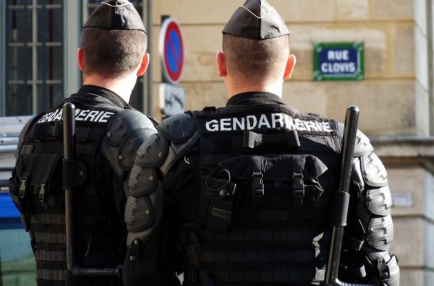 В Париже в стычке между правоохранителями и демонстрантами пострадали 20 полицейских