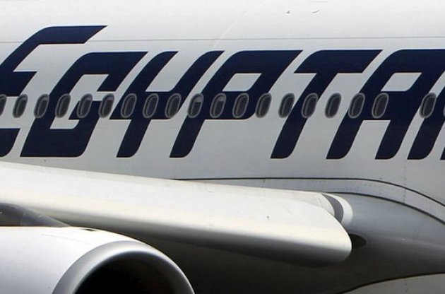 "Ми зіб'ємо цей літак": ЗМІ дізналися про написи з погрозами на борту лайнера EgyptAir