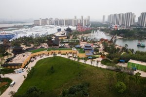 Самый богатый  человек Китая построил парк развлечений, который составит конкуренцию Диснейленду