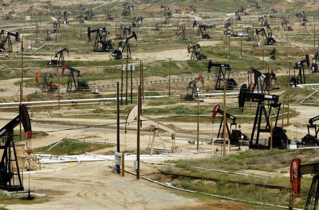 Світові ціни на нафту спікірували вниз
