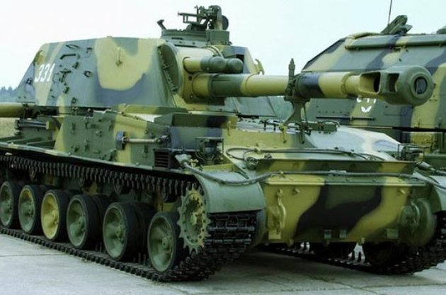 Росія перекинула в Донбас нові тонни боєприпасів, танки і "Акації" - розвідка
