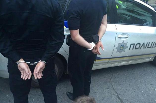 В Одессе с погоней задержали двух полицейских-вымогателей
