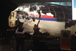 Российские спецслужбы пытались похитить отчет о сбитом над Донбассом малайзийском самолете