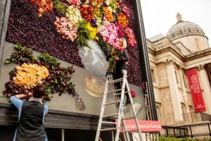 В Лондоне создали гигантскую картину из цветов