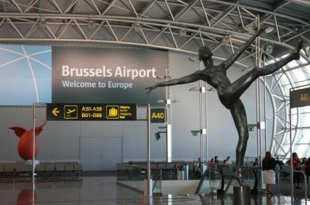 Аэропорт Брюсселя снял запрет на провоз оружия пассажирами