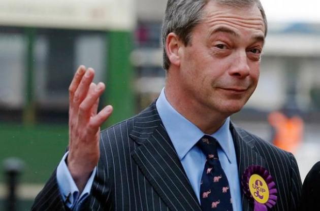 Выступавший за Brexit Найджел Фарадж уходит в отставку