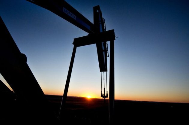 Ціни на нафту ростуть на тлі даних про зниження запасів у США