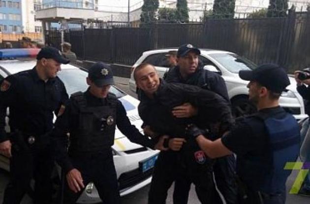 В Одессе в ходе стычки под консульством РФ задержали членов "Правого Сектора"