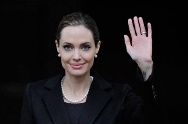 Анджелина Джоли добилась временной опеки над всеми своими детьми
