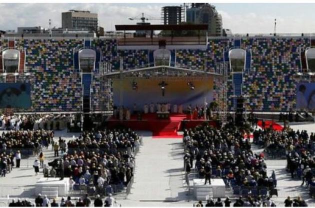 Папа Римский отслужил мессу на полупустом стадионе в Тбилиси
