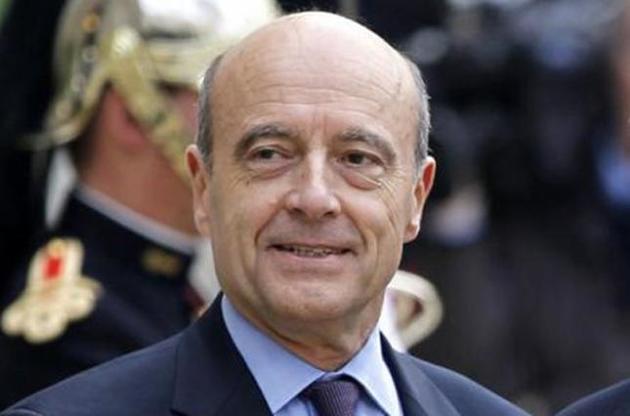 Жюппе як і раніше випереджає Саркозі на праймеріз перед виборами у Франції – опитування