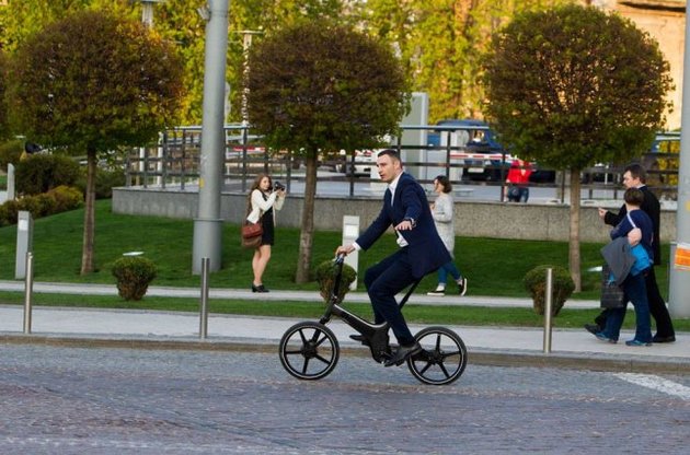 Кличко задекларировал семь велосипедов и мотоцикл