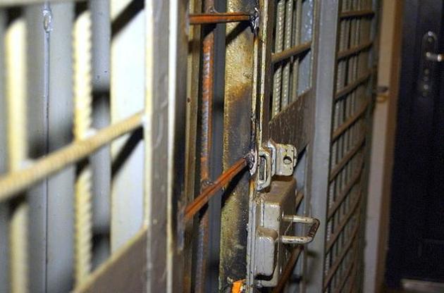 В тюрьмах России заключенных наказывают за непредусмотренные законодательством нарушения
