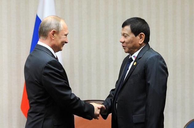 Угрожающий разорвать отношения с Вашингтоном лидер Филиппин пожаловался Путину на "ханжество" Запада