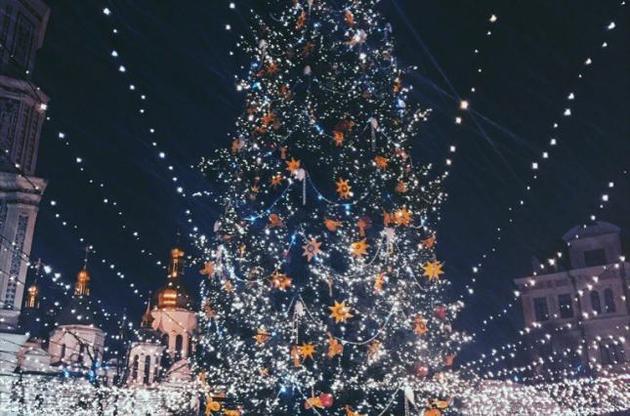 Свыше 100 тысяч людей встретили Новый год у главной елки страны