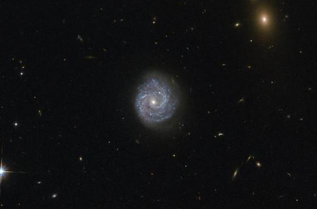 "Хаббл" сделал снимок необычной спиральной галактики