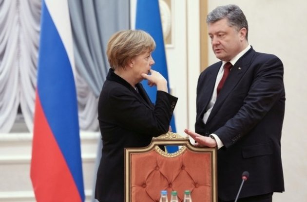 Меркель пообещала Порошенко не допустить геополитической сделки за спиной Киева – источники