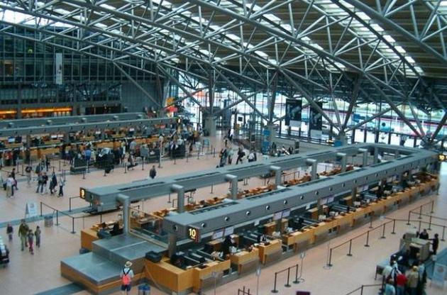 Аэропорт Гамбурга возобновил работу