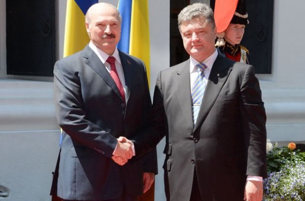 Порошенко уверен, что Лукашенко не позволит России напасть на Украину через Беларусь