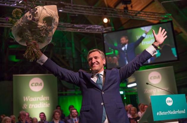 Выборы в Нидерландах может выиграть обещавший "выбросить в мусорник" ассоциацию Украины-ЕС кандидат