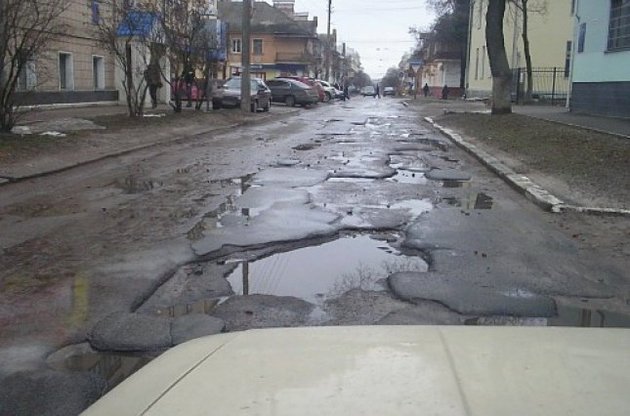 Попов пригрозив звільнити голову "Київавтодору" за погані дороги