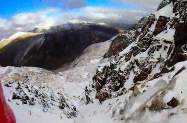Альпинист сорвался с горы и снял на видео свое стремительное 30-секундное падение