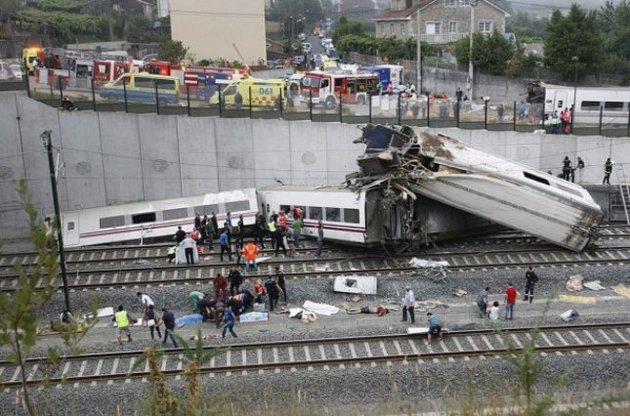 В Іспанії сталася залізнична катастрофа: 77 загиблих, сотні поранених