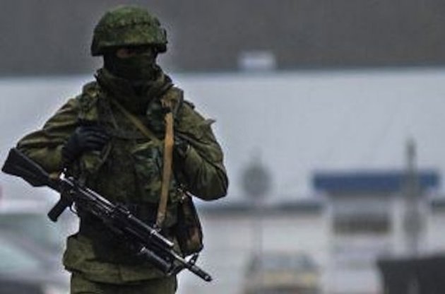 Російські військові перекинули 22 артустановки у район Перекопу