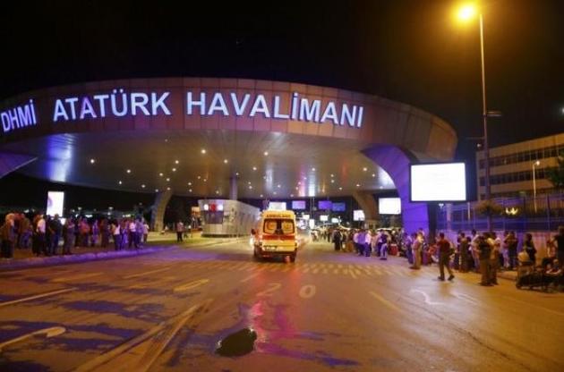 Кількість жертв теракту в аеропорту Стамбула збільшилася до 42-х