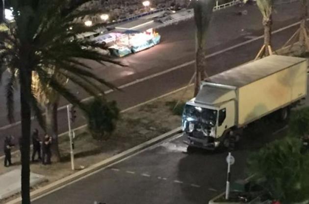 Опубликовано видео момента атаки террористов в Ницце