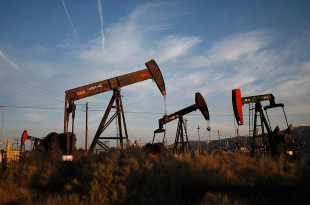 Нефть торгуется на уровне $ 43,89 за баррель