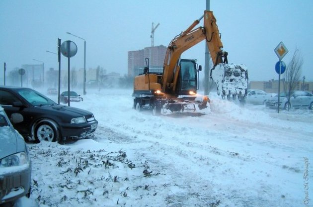 Из-за снегопадов в четырех областях ограничено движение автотранспорта
