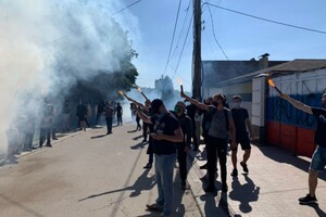 В Харькове «Нацкорпус» пикетировал дом спонсоров Шария и подрался с его сторонниками