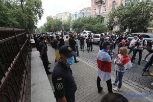У посольства Беларуси в Киеве состоялась массовая акция